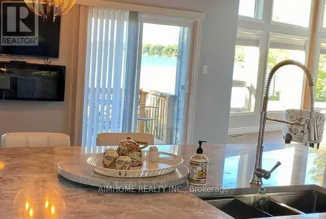 2858 LAKESHORE ROAD E