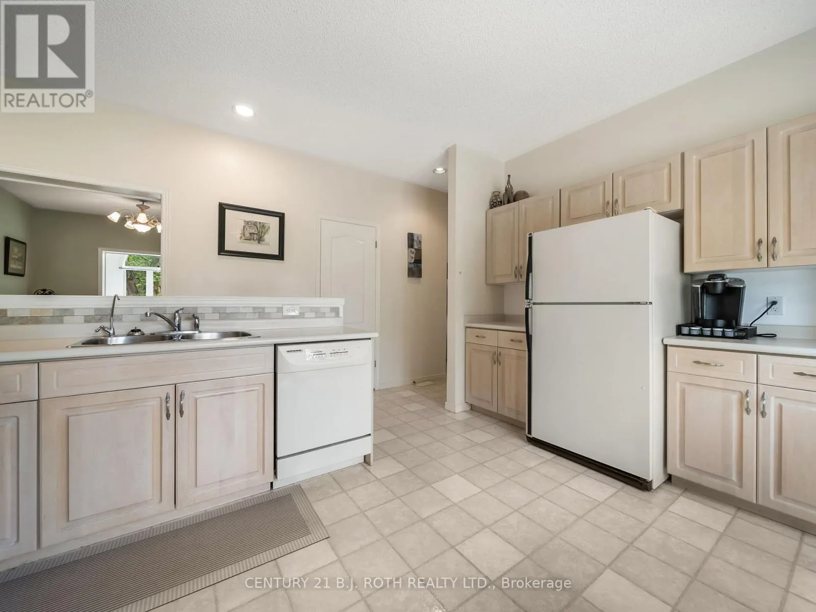 4 BEECHWOOD CRESCENT