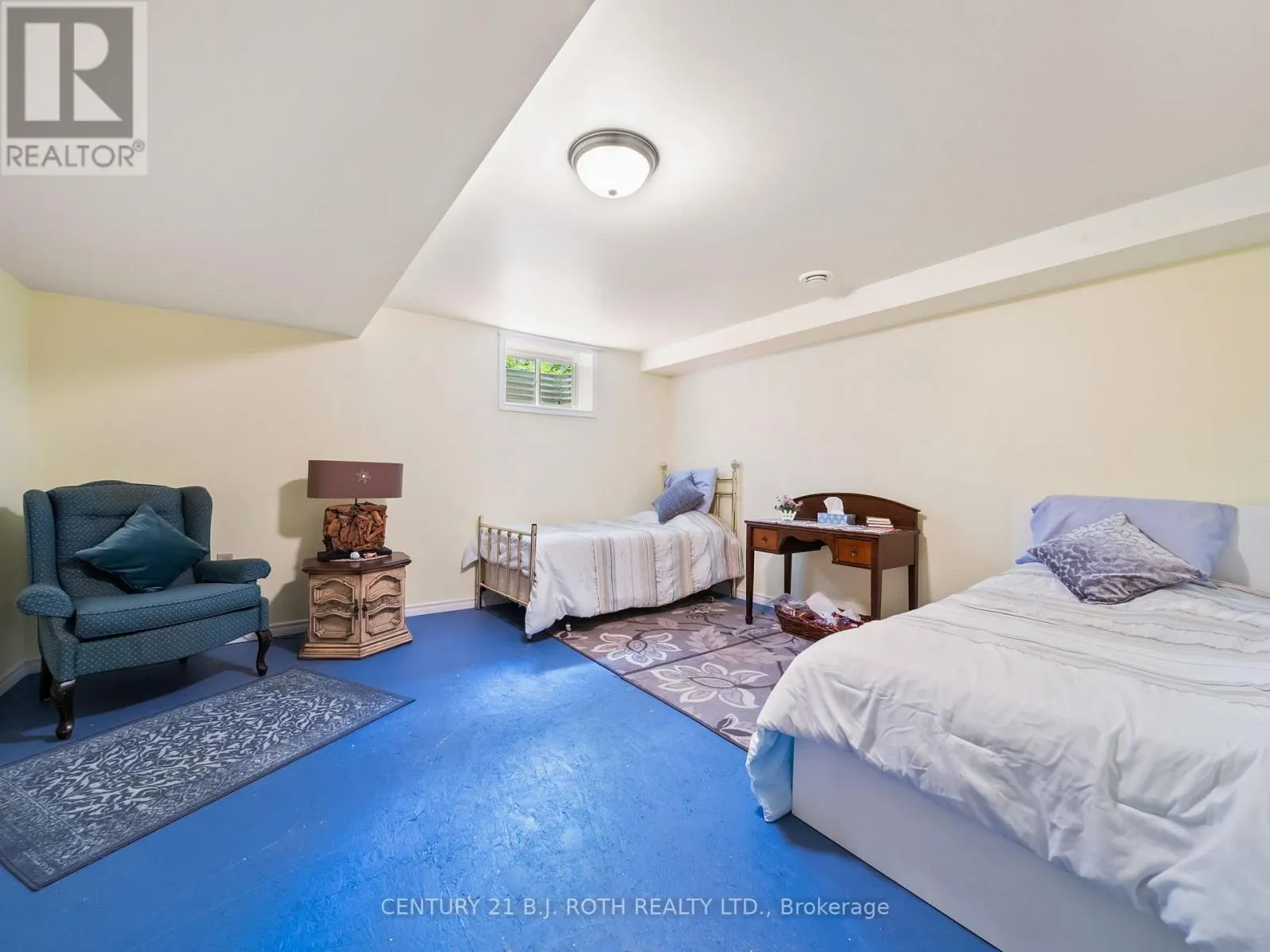 4 BEECHWOOD CRESCENT