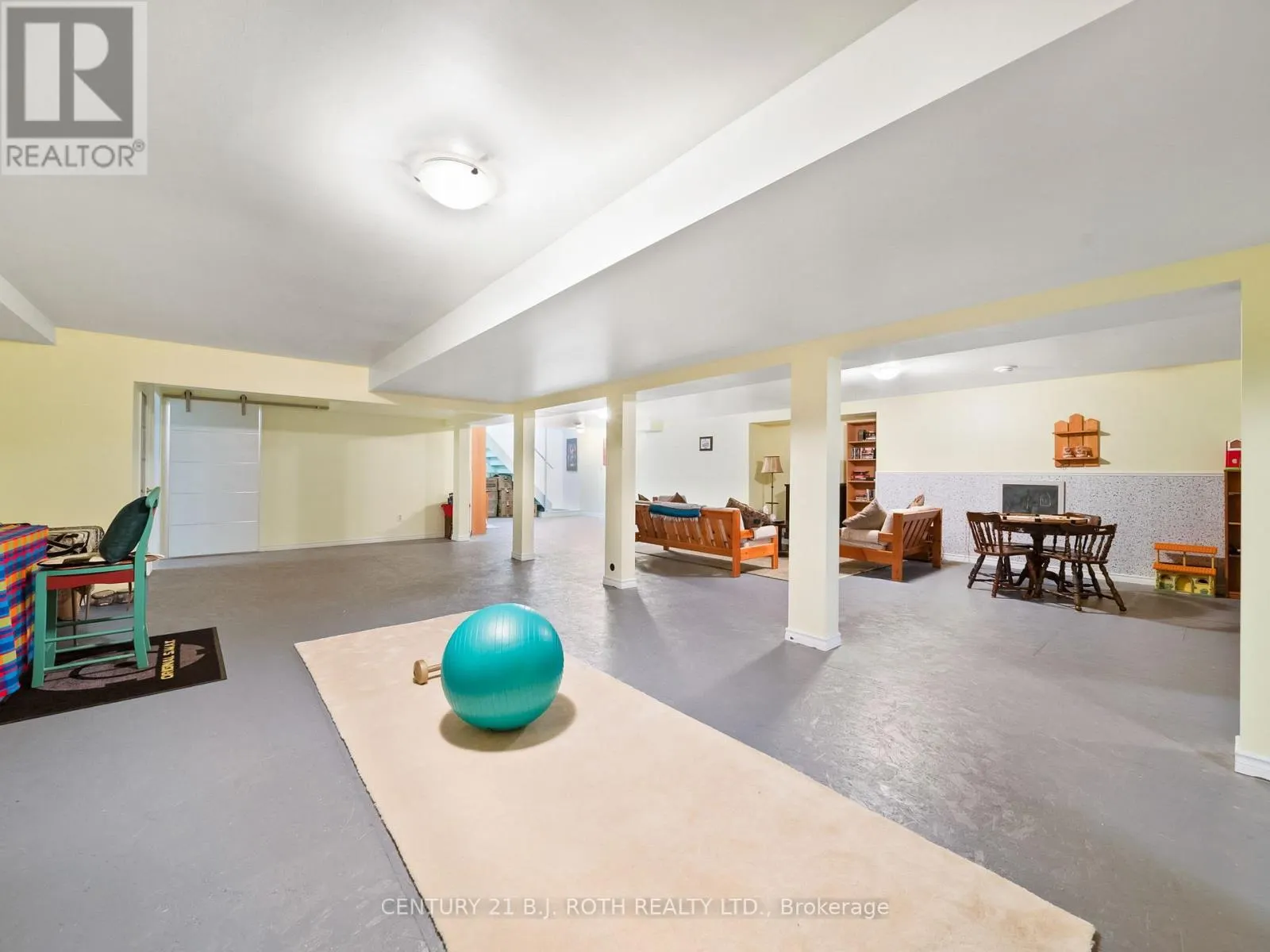 4 BEECHWOOD CRESCENT