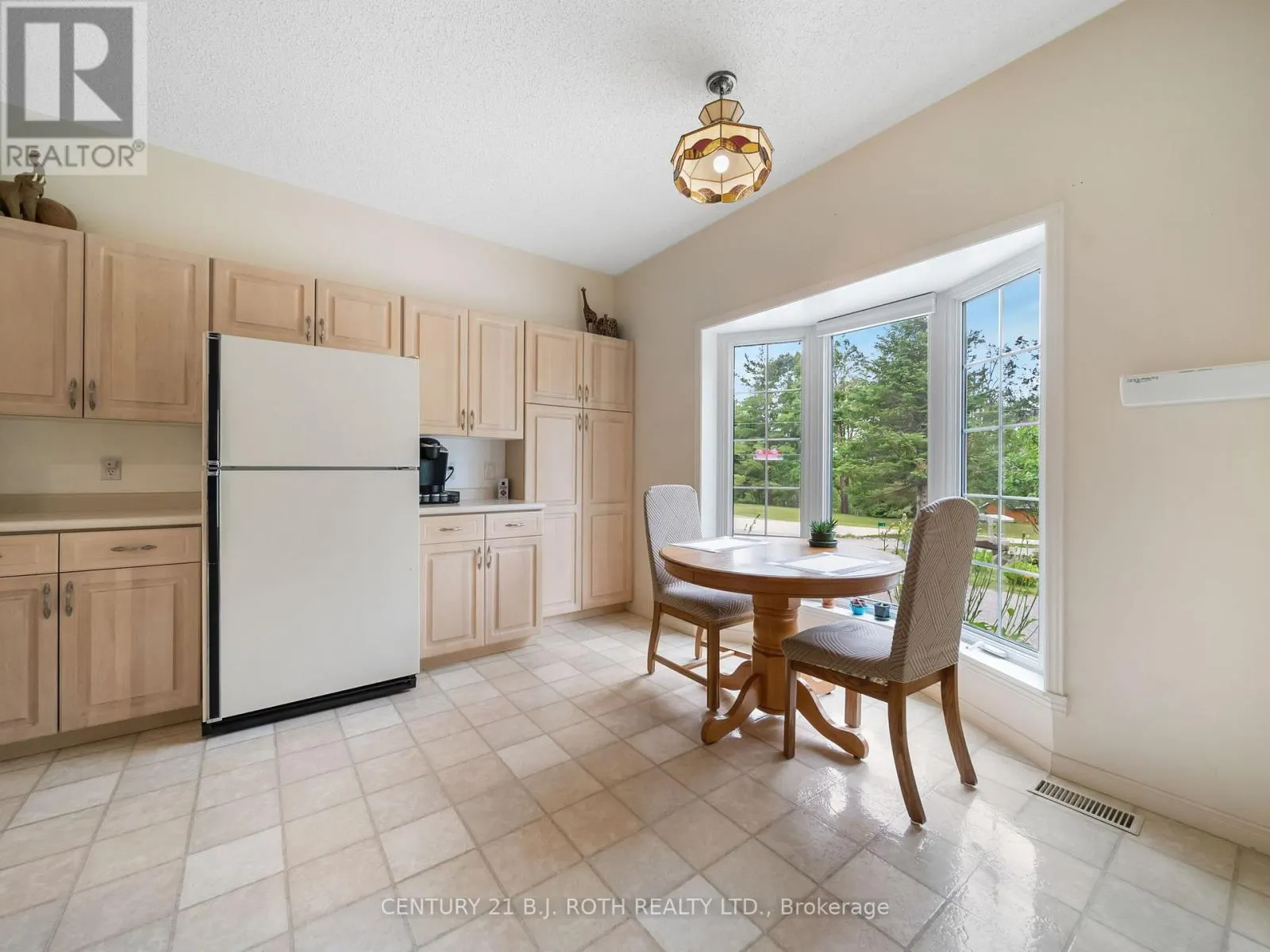 4 BEECHWOOD CRESCENT