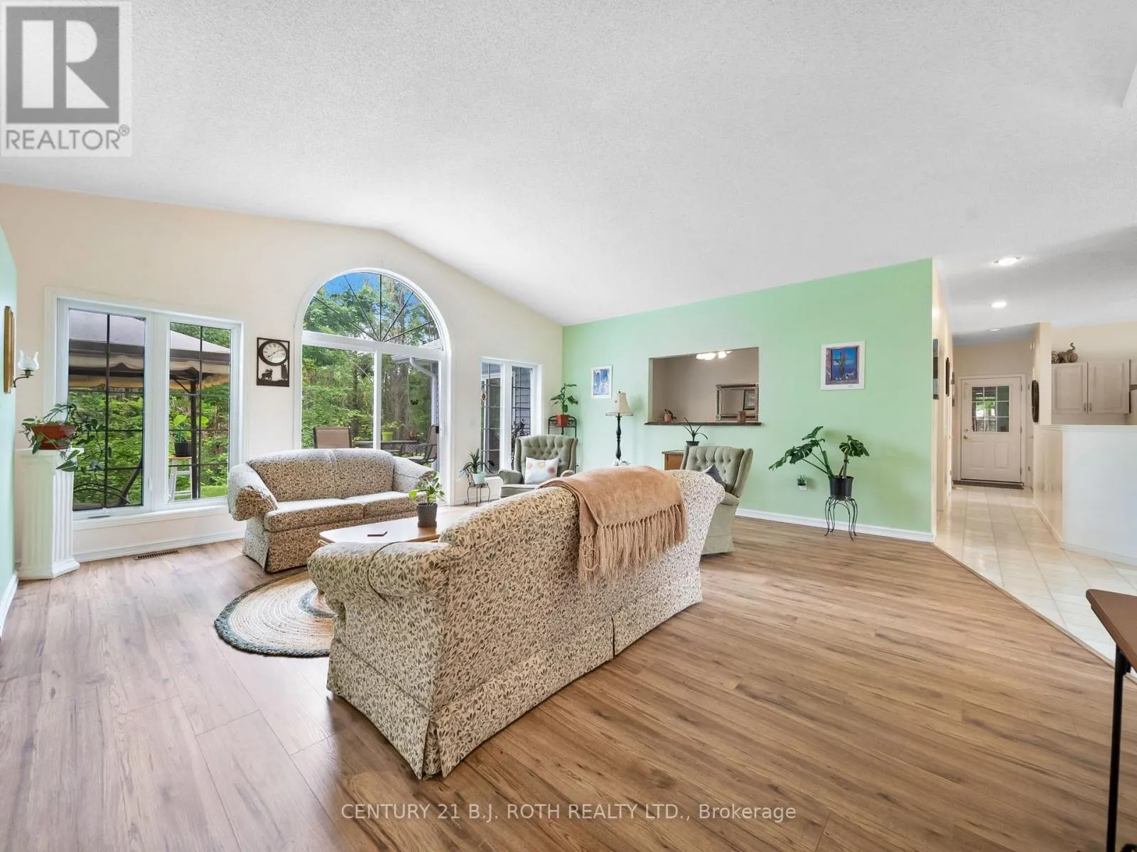 4 BEECHWOOD CRESCENT