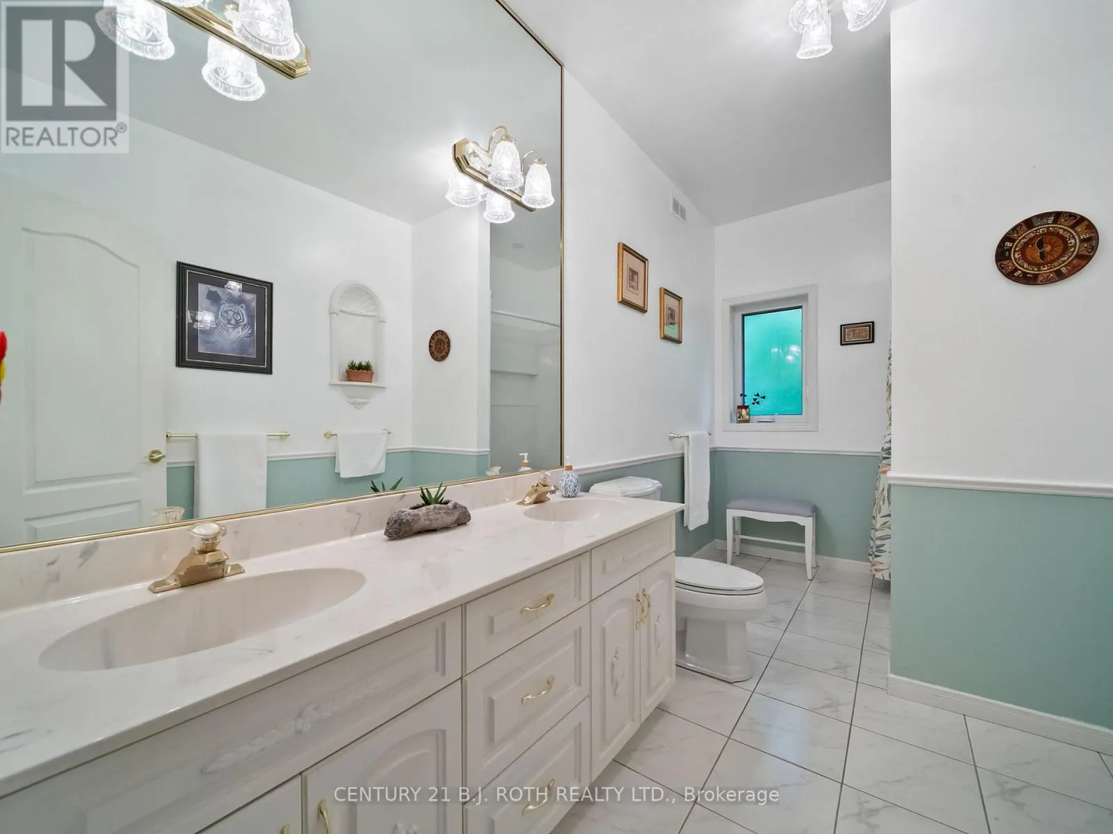 4 BEECHWOOD CRESCENT