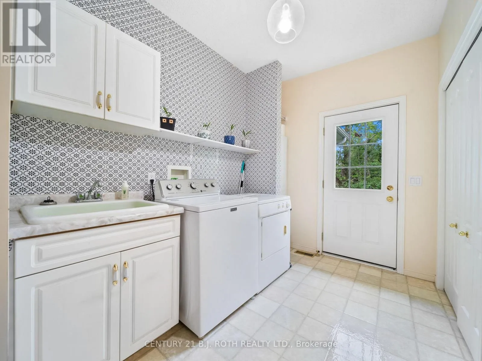 4 BEECHWOOD CRESCENT