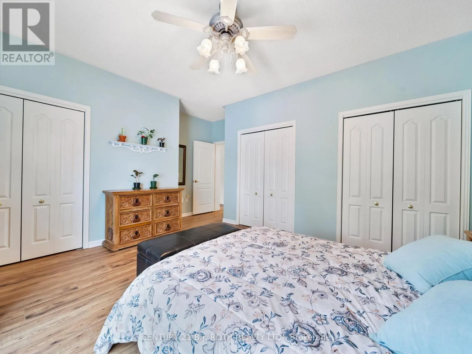 4 BEECHWOOD CRESCENT