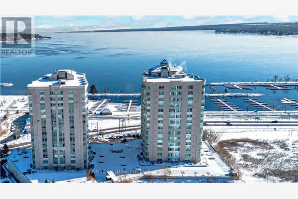 PH2/3 - 2 TORONTO STREET