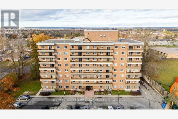 706 - 414 BLAKE STREET