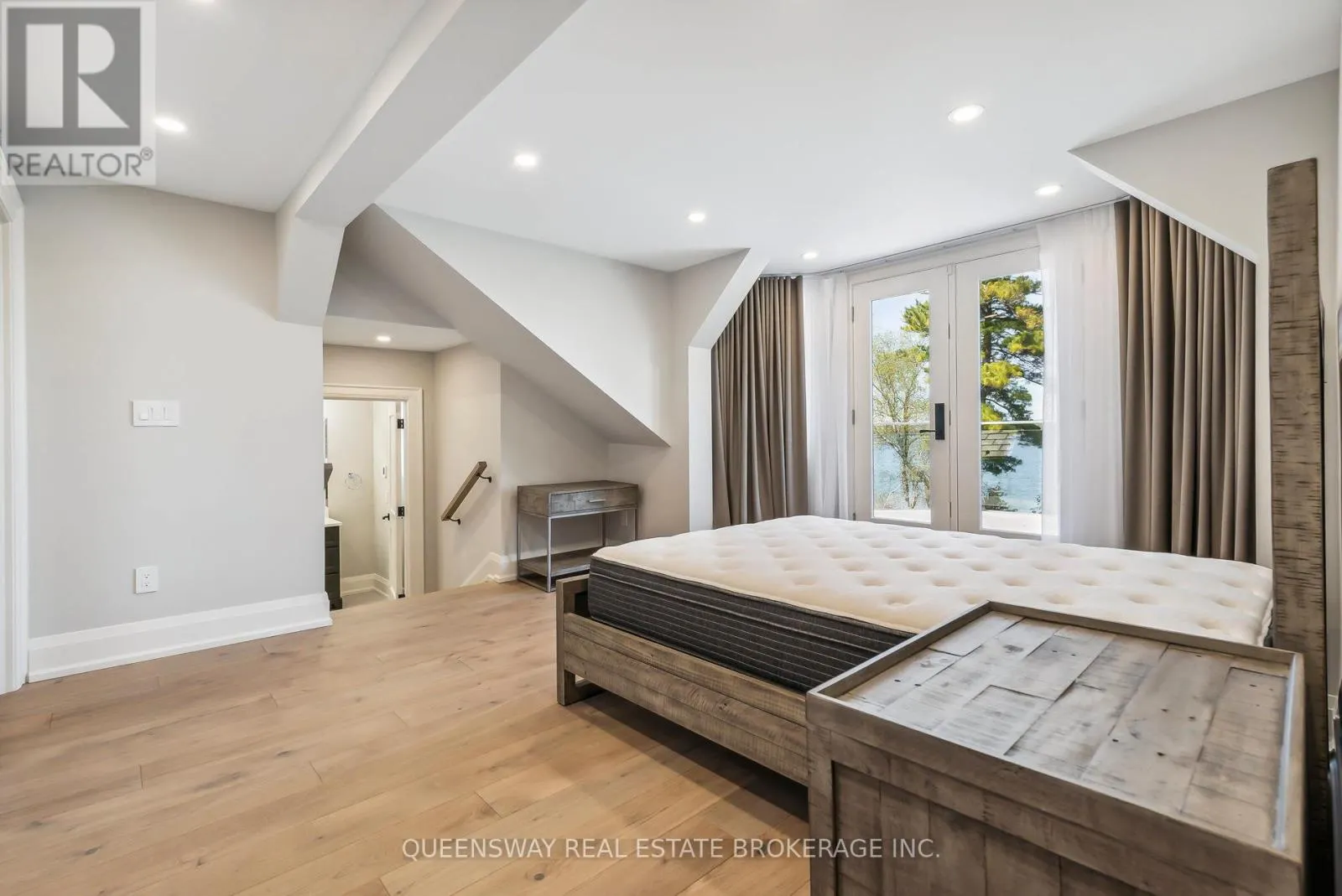 36 PIONEER TRAIL