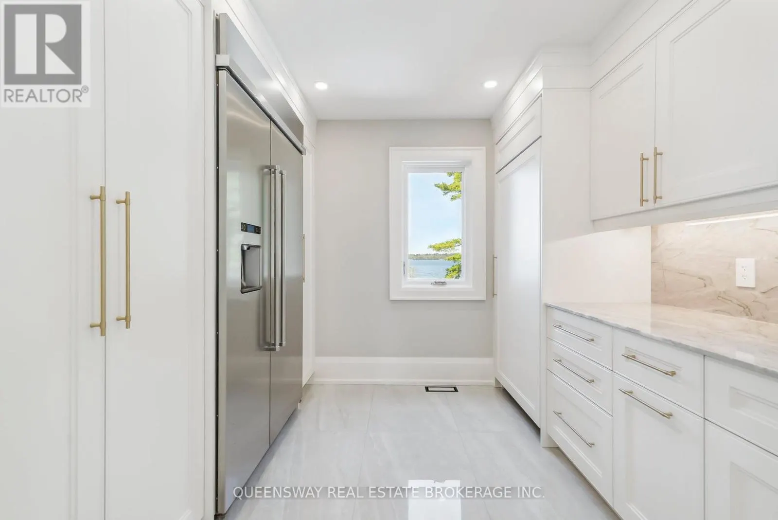 36 PIONEER TRAIL