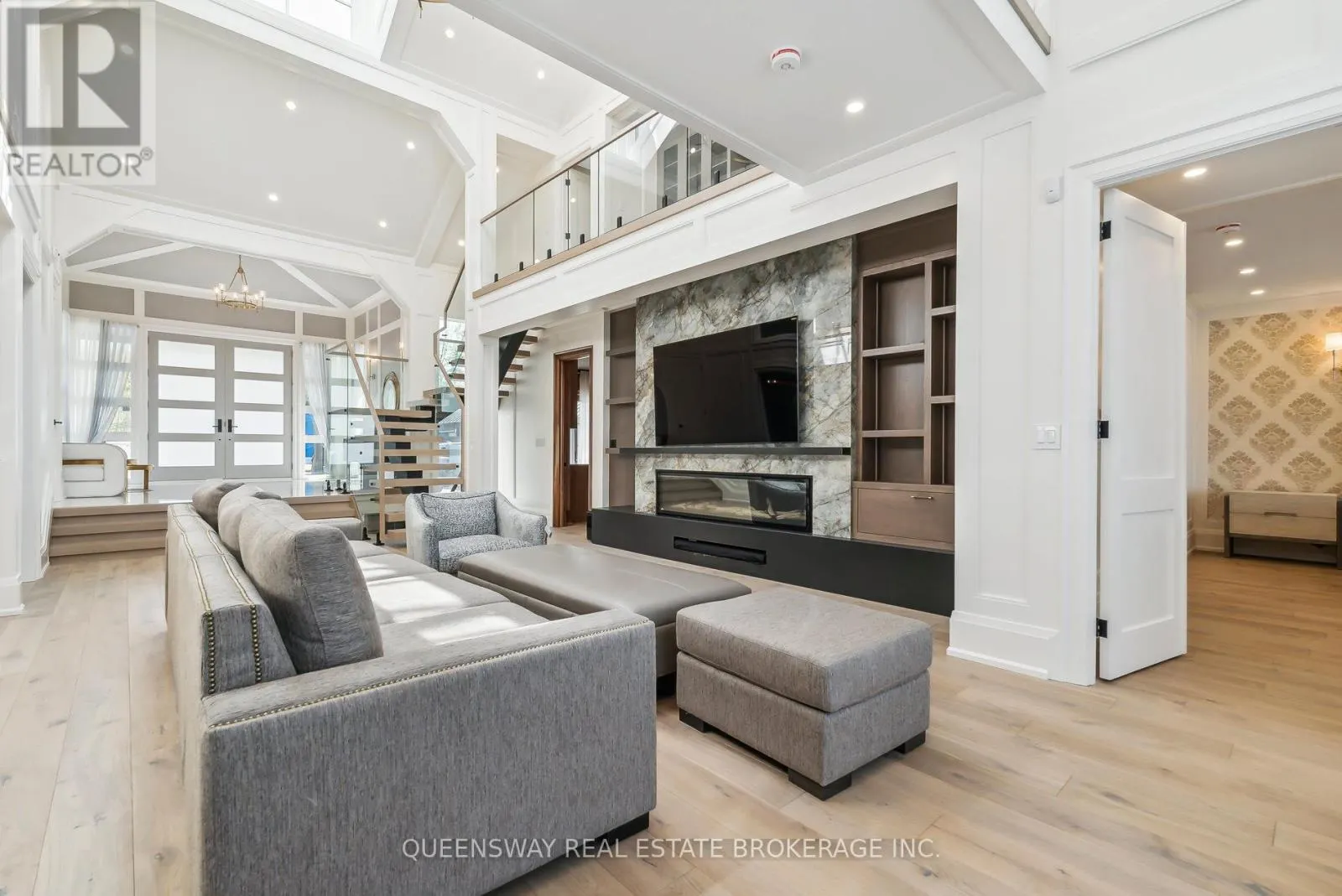 36 PIONEER TRAIL