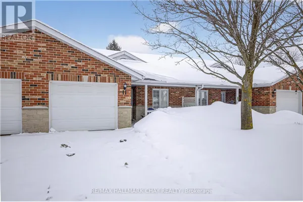 11 - 275 HURON STREET