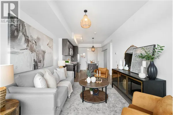 206 - 681 YONGE STREET