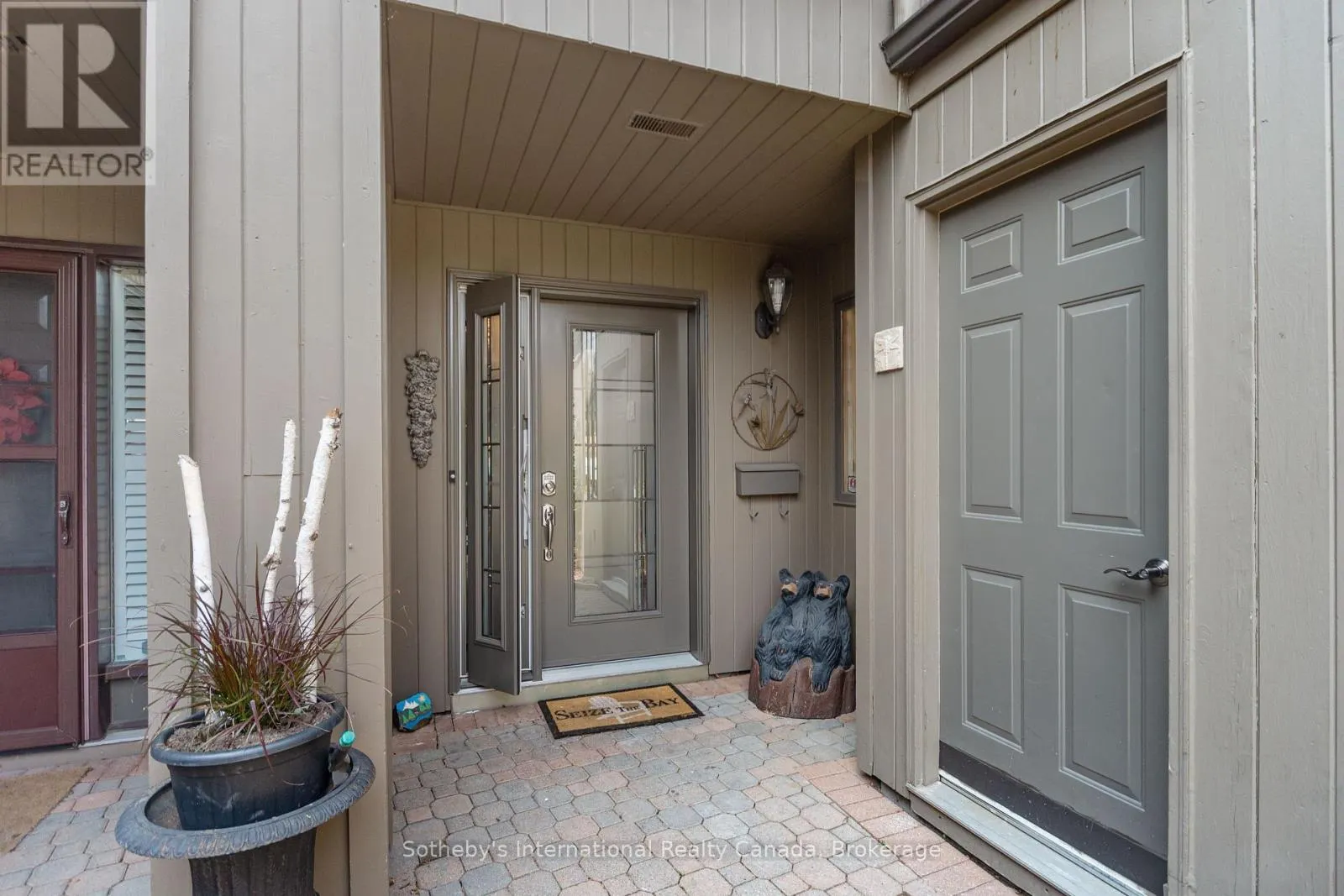 10 - 8 BECK BOULEVARD #10