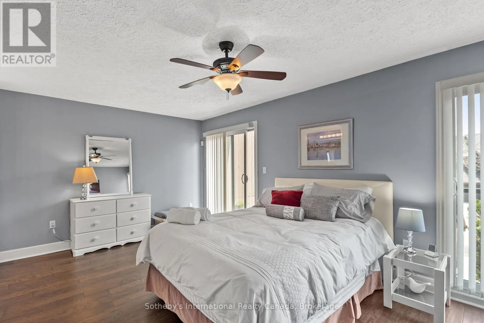 10 - 8 BECK BOULEVARD #10