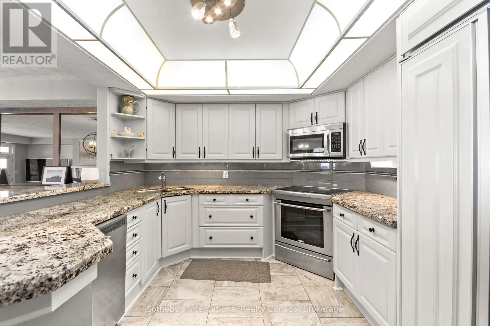 10 - 8 BECK BOULEVARD #10
