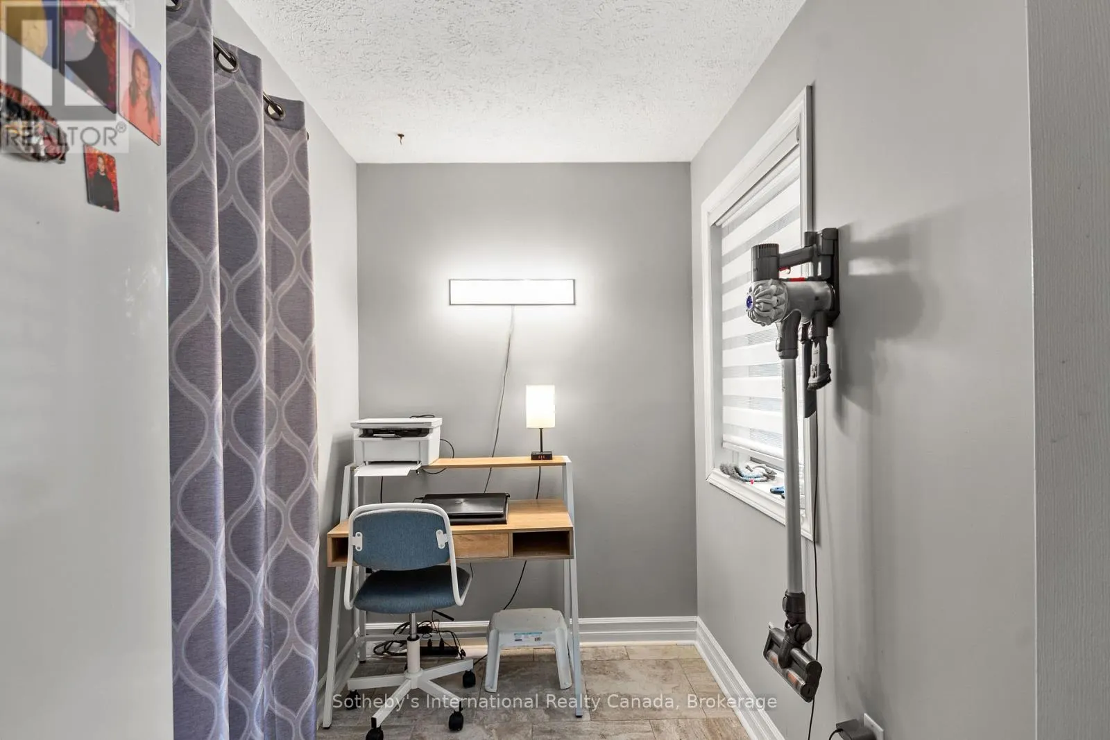 10 - 8 BECK BOULEVARD #10
