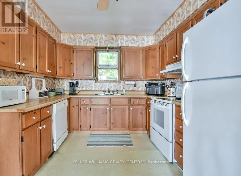 379 CHAMPLAIN ROAD