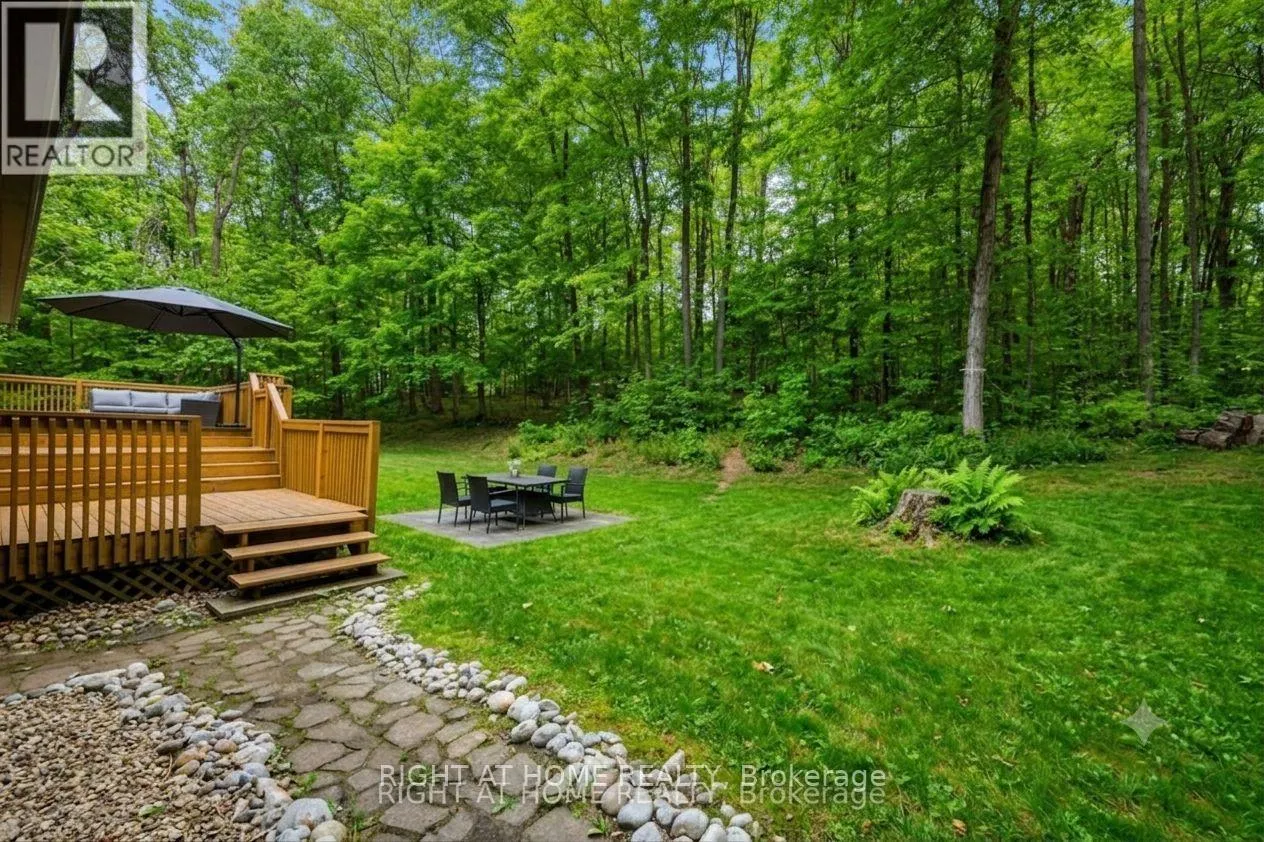 11 WOODLAND CRESCENT