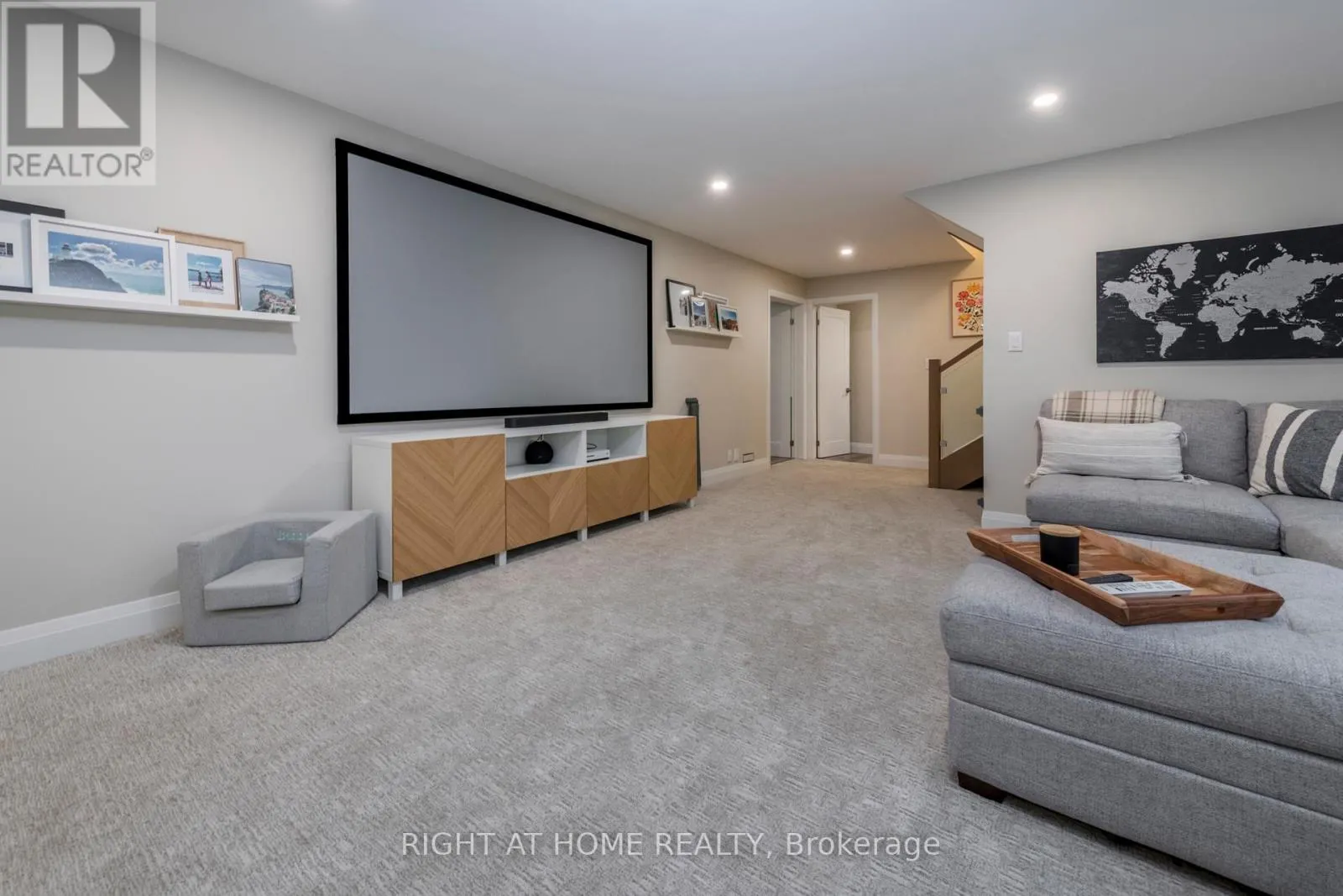 11 WOODLAND CRESCENT