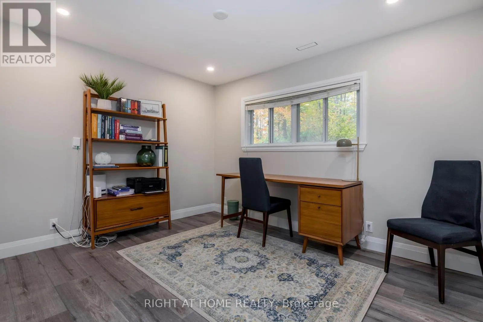 11 WOODLAND CRESCENT