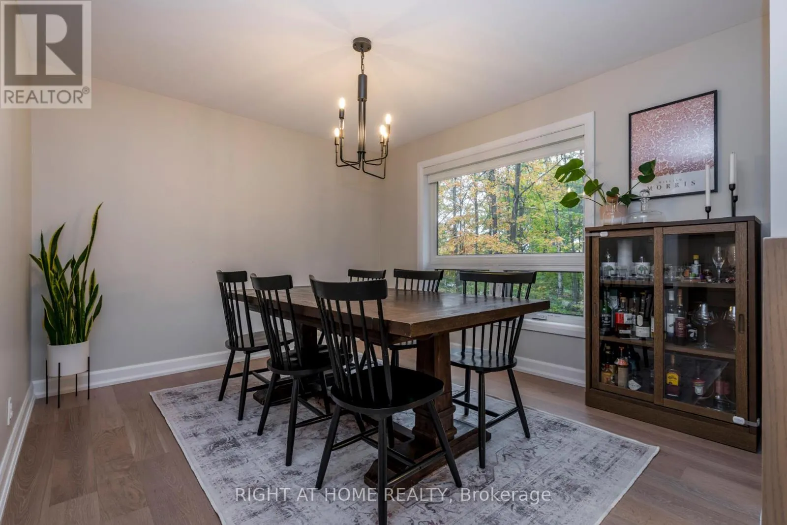 11 WOODLAND CRESCENT