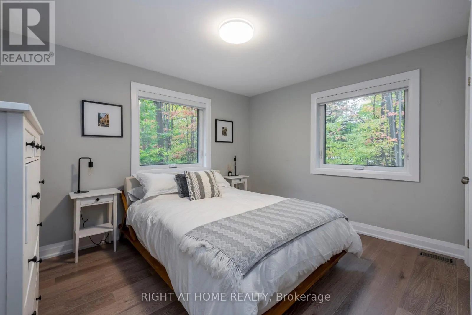 11 WOODLAND CRESCENT