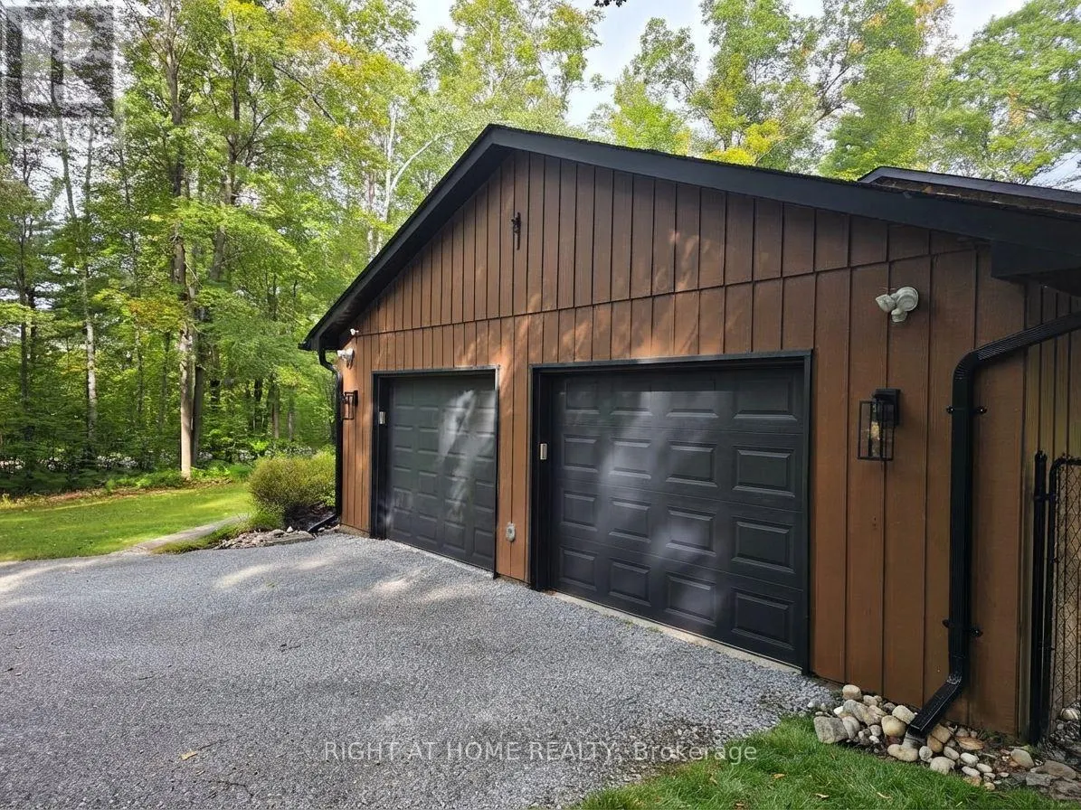 11 WOODLAND CRESCENT