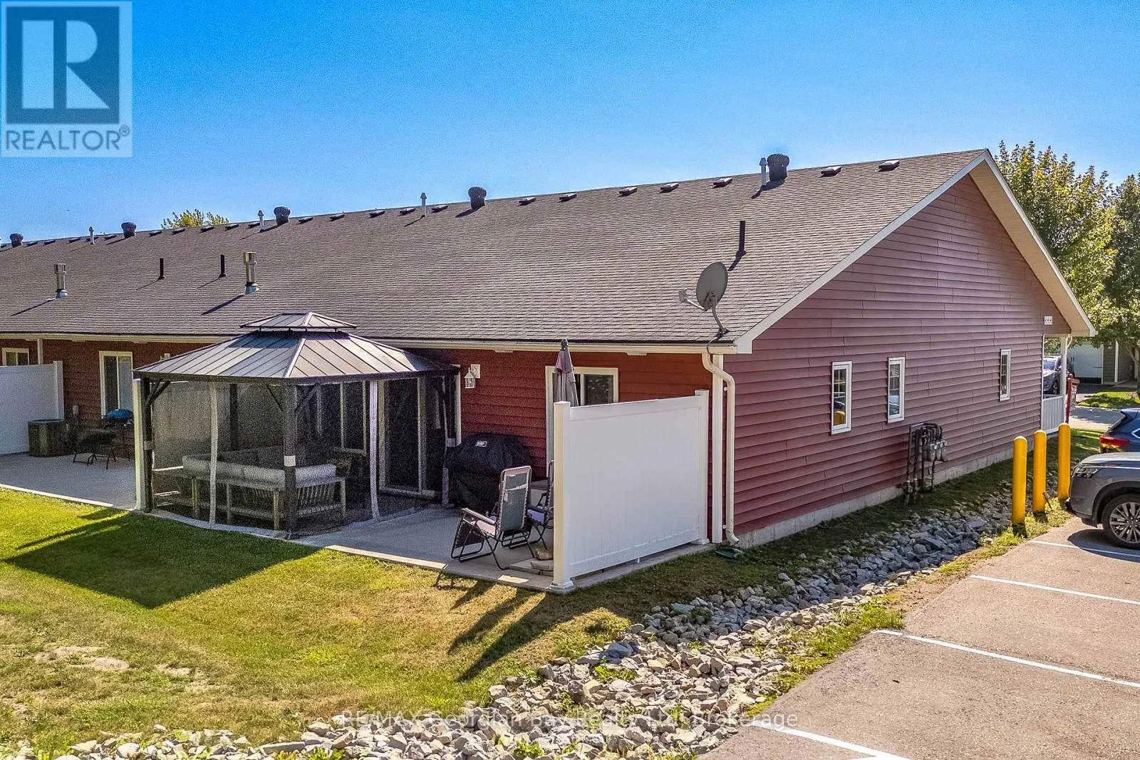 39 CHAMBERLAIN CRESCENT