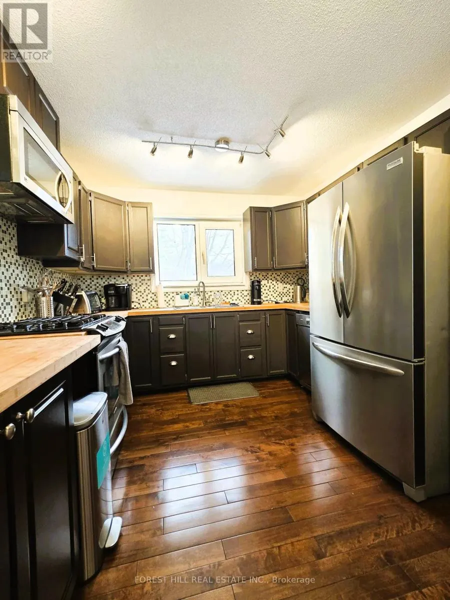 859 LAKESHORE ROAD E