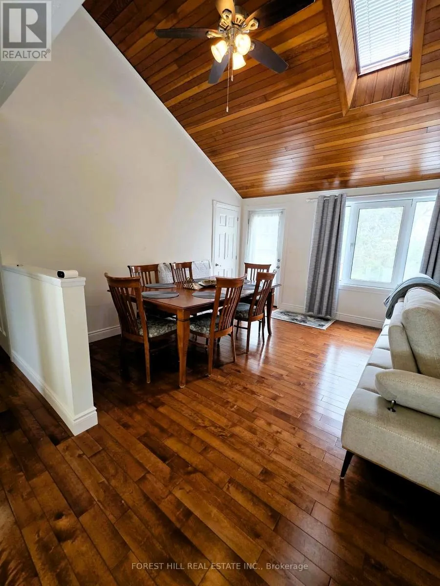 859 LAKESHORE ROAD E