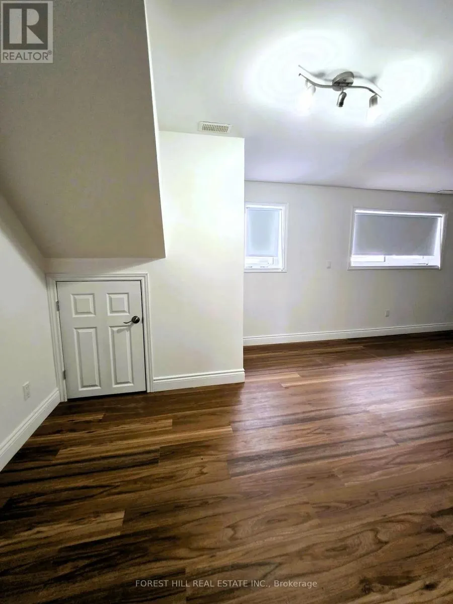 859 LAKESHORE ROAD E