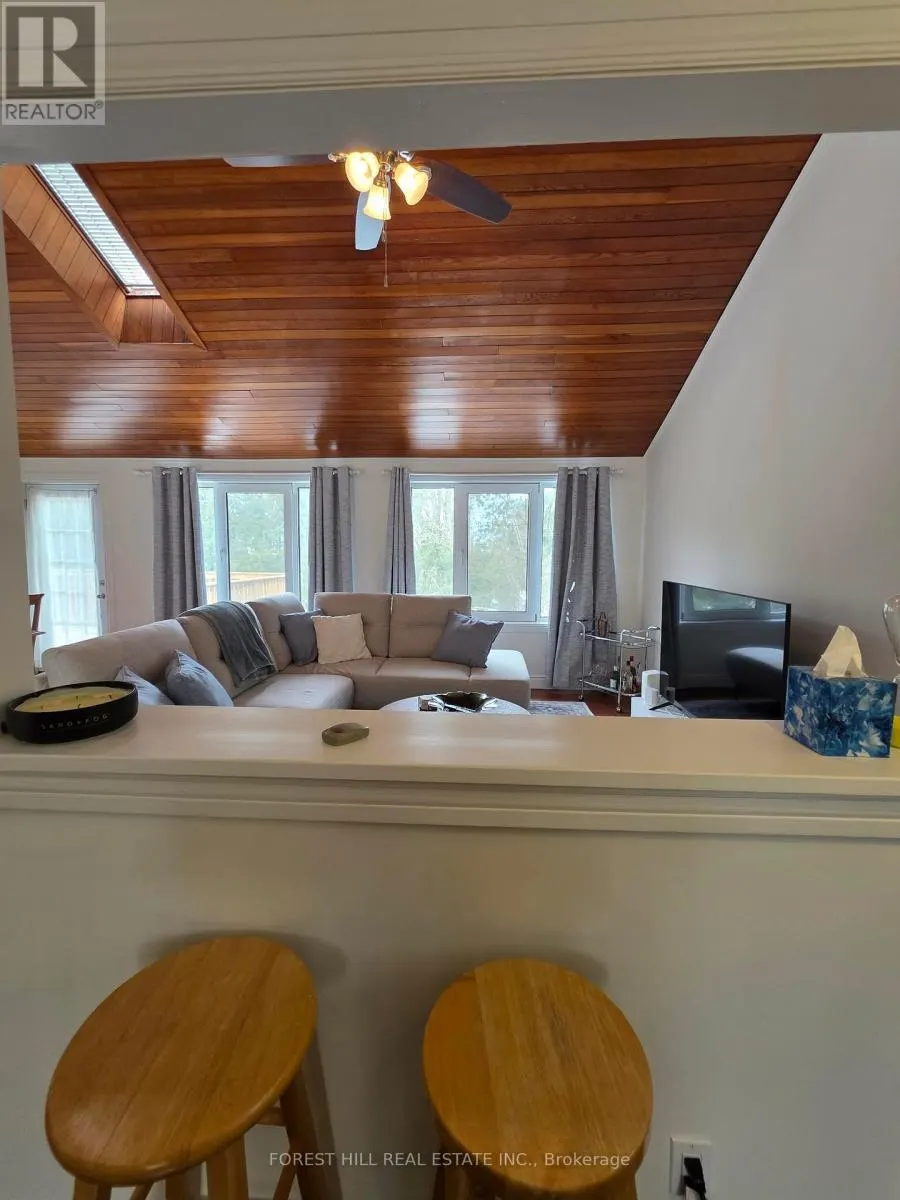 859 LAKESHORE ROAD E