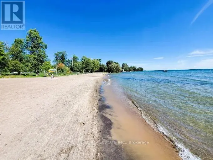 859 LAKESHORE ROAD E