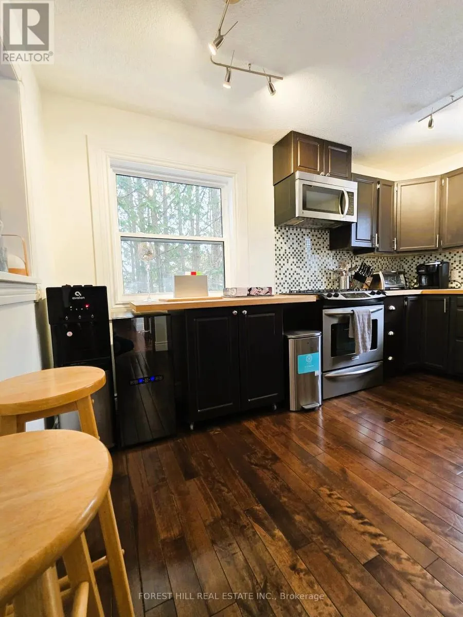 859 LAKESHORE ROAD E