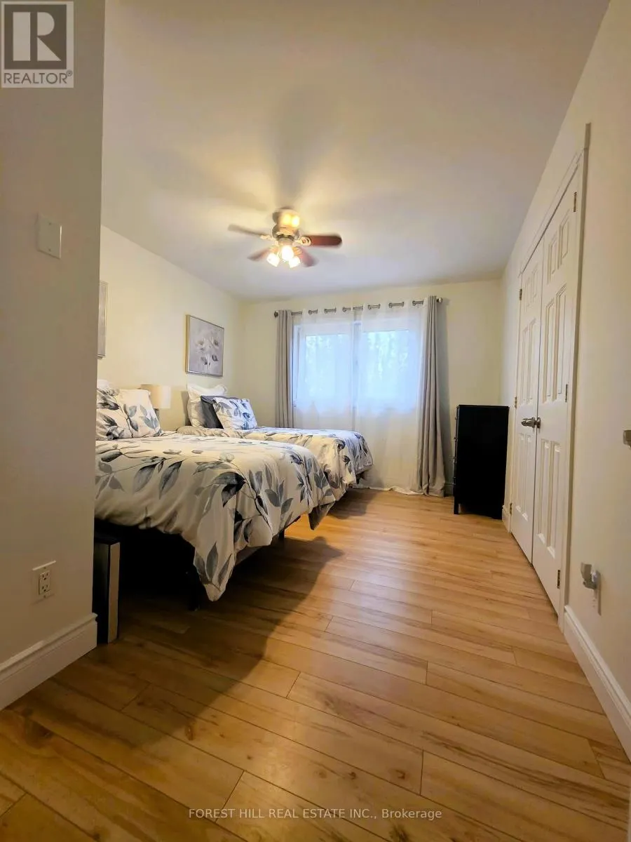 859 LAKESHORE ROAD E