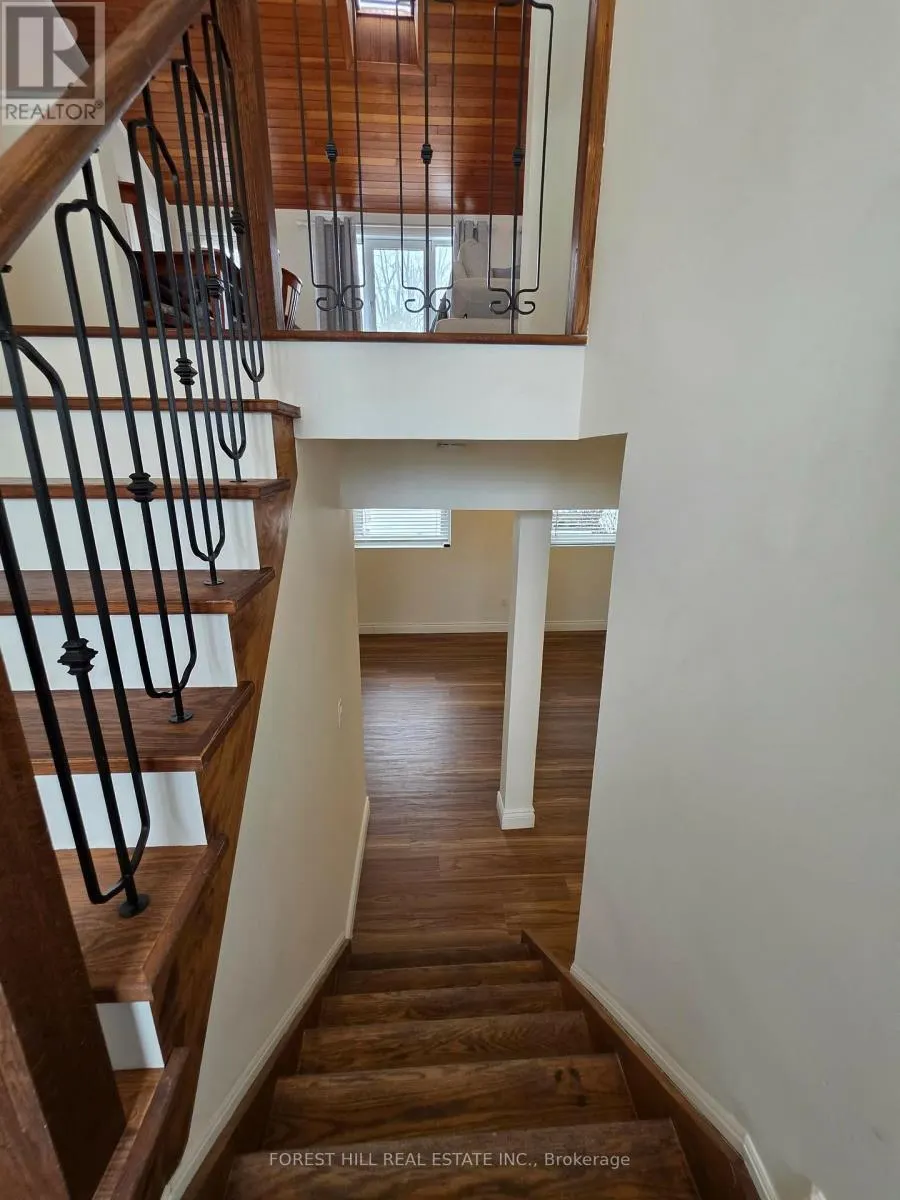 859 LAKESHORE ROAD E
