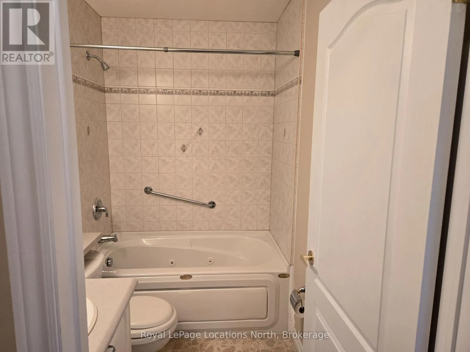 23 - 275 HURON STREET #23