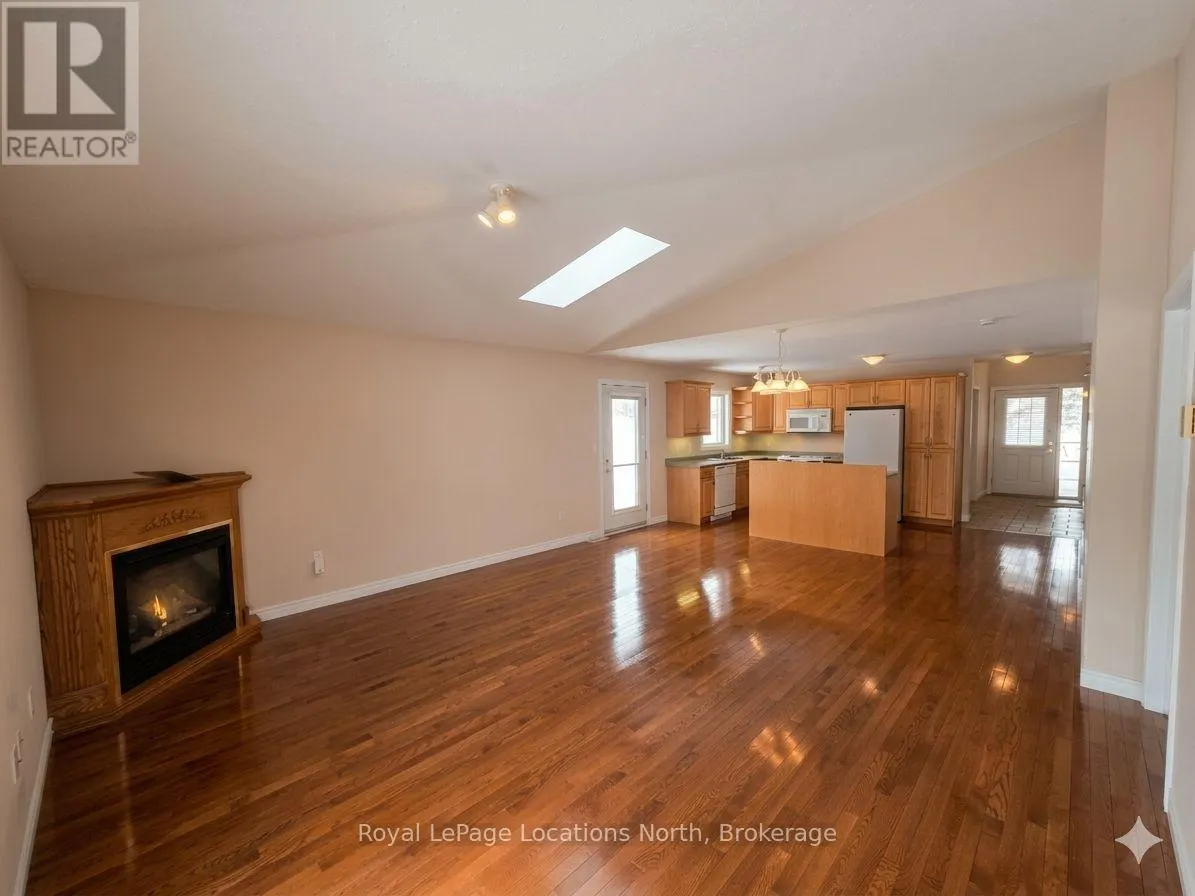 23 - 275 HURON STREET #23