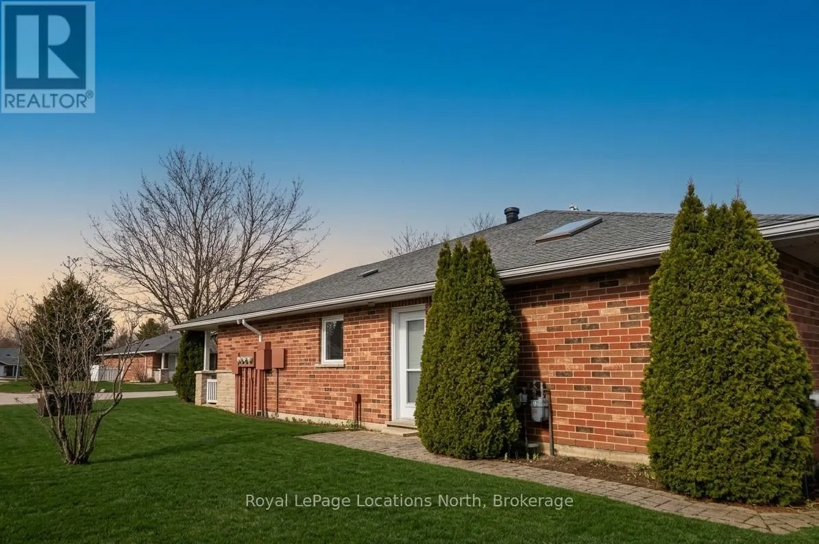 23 - 275 HURON STREET #23