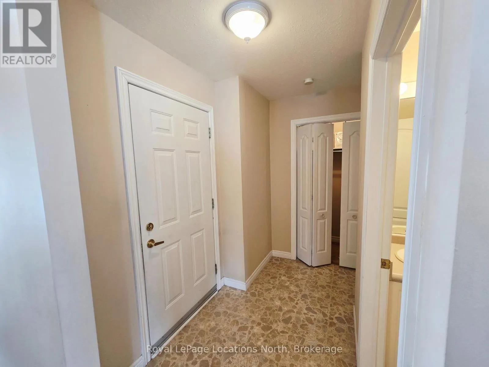 23 - 275 HURON STREET #23