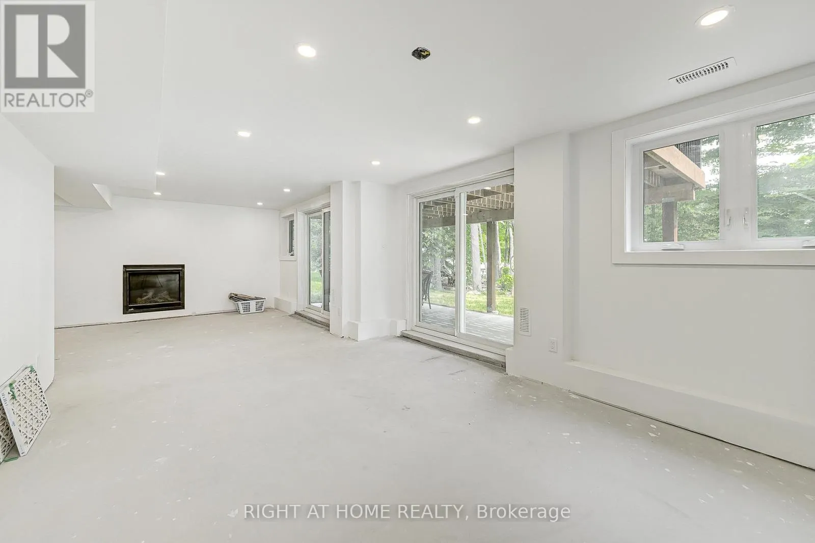 77 POLISH AVENUE