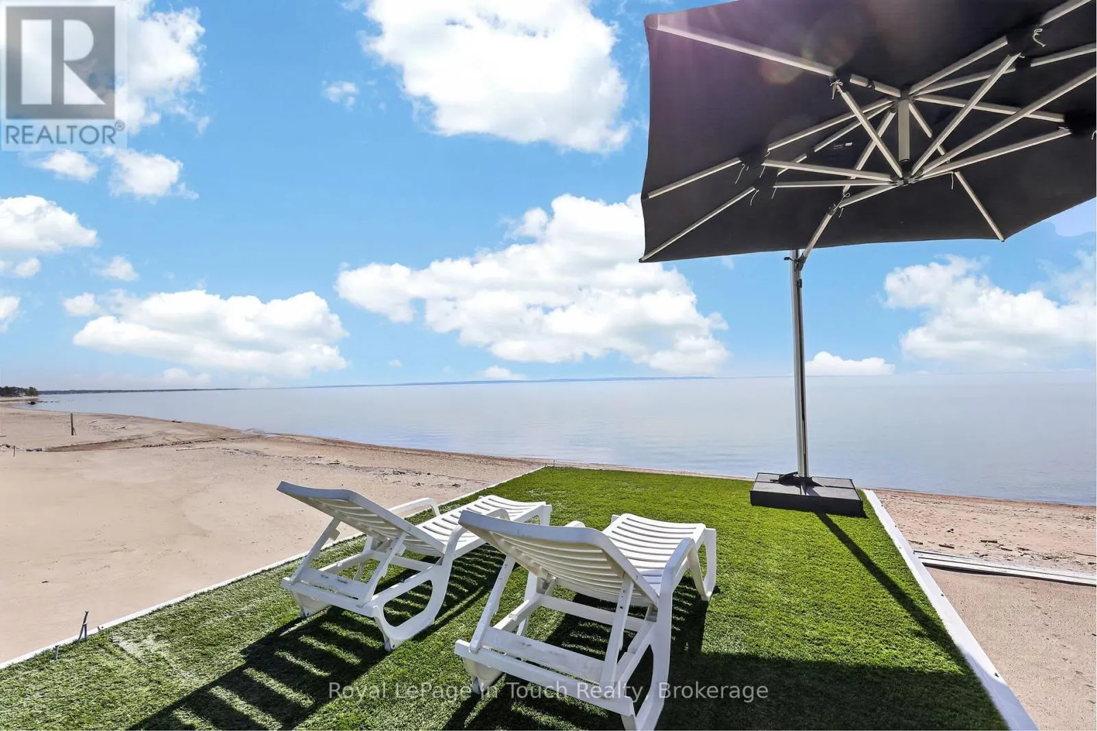 32 TINY BEACHES ROAD S