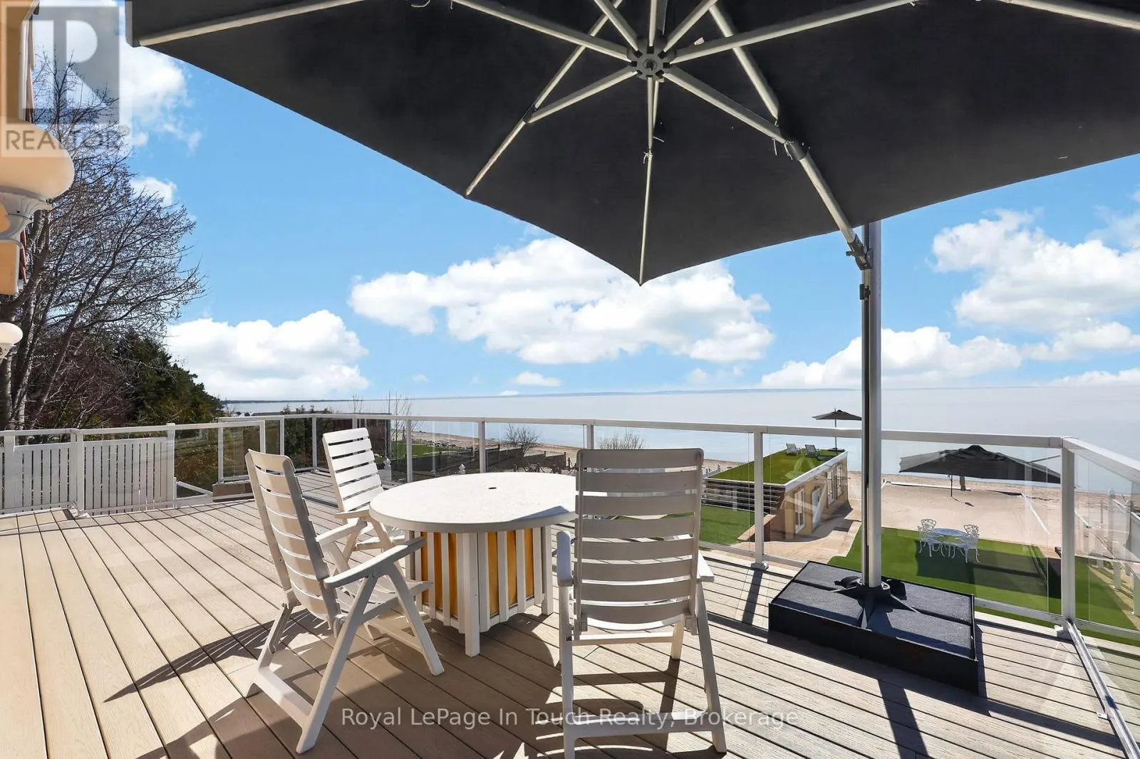32 TINY BEACHES ROAD S