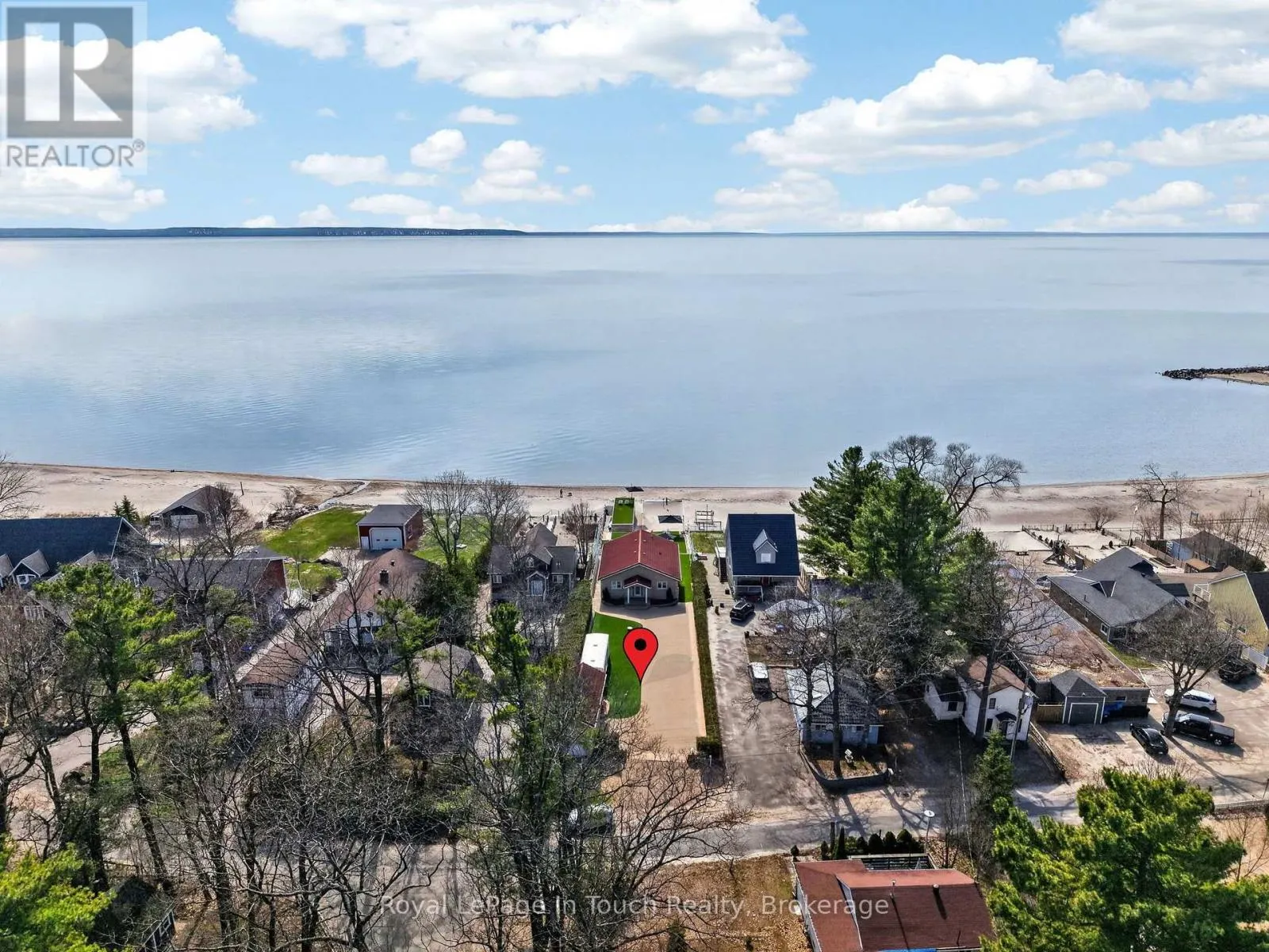32 TINY BEACHES ROAD S