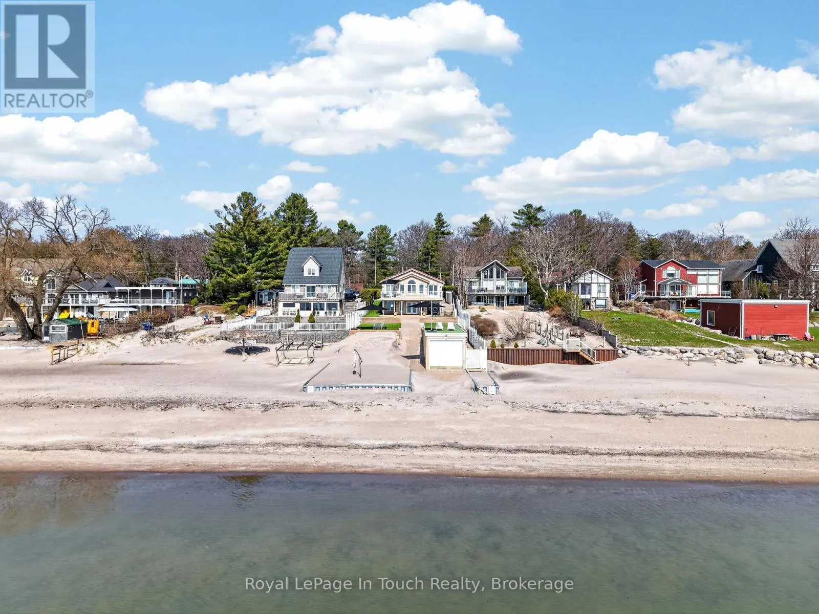 32 TINY BEACHES ROAD S