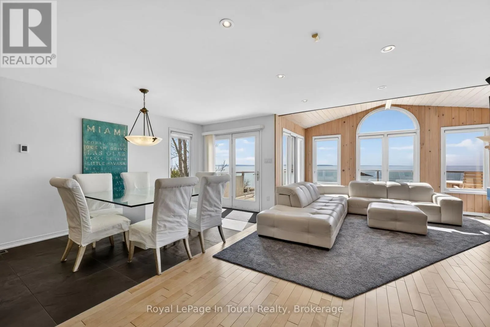 32 TINY BEACHES ROAD S