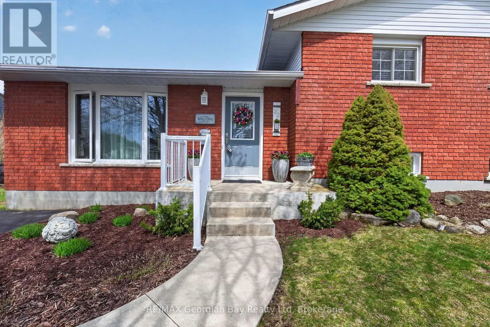 32 BONAVENTURE PLACE