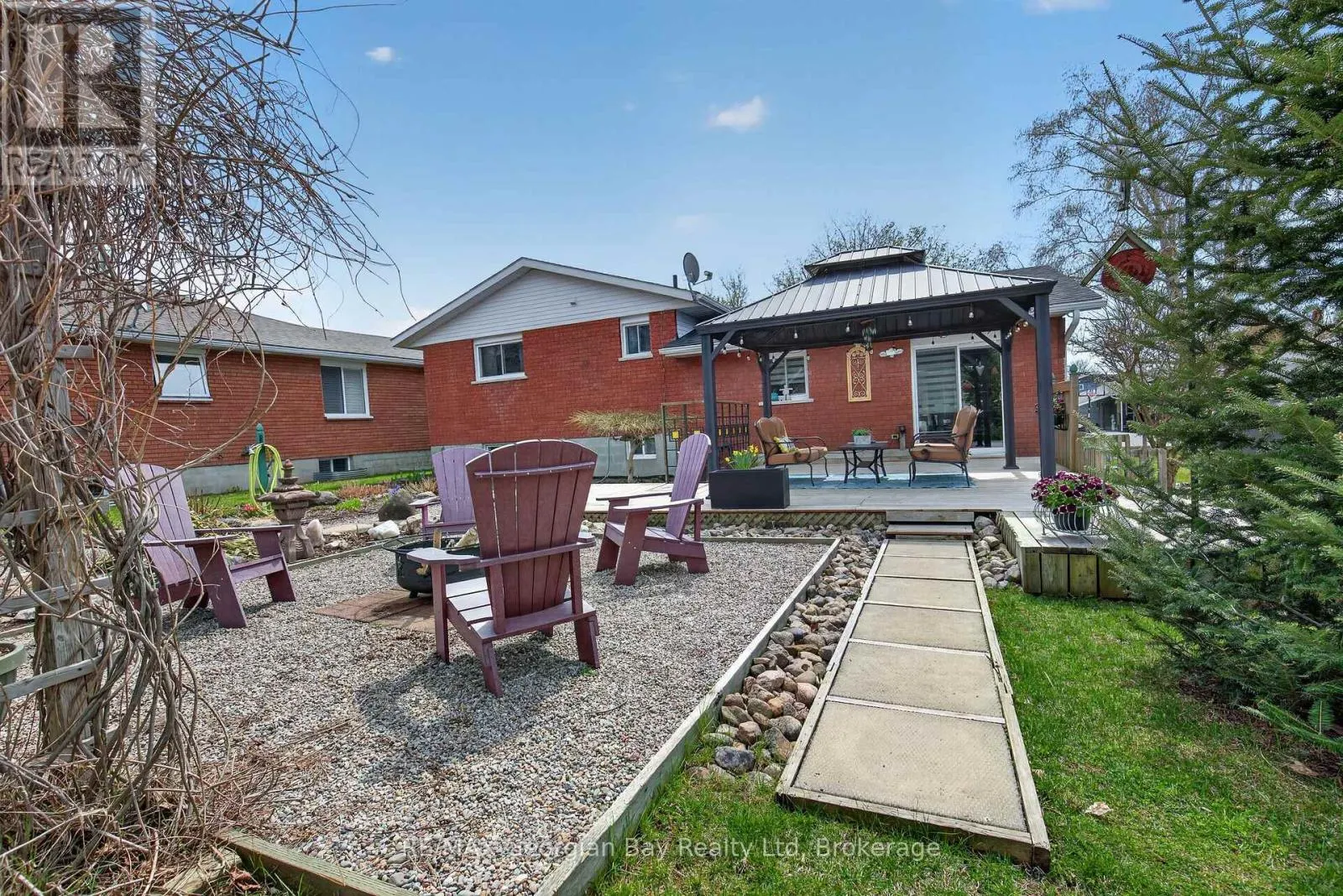 32 BONAVENTURE PLACE