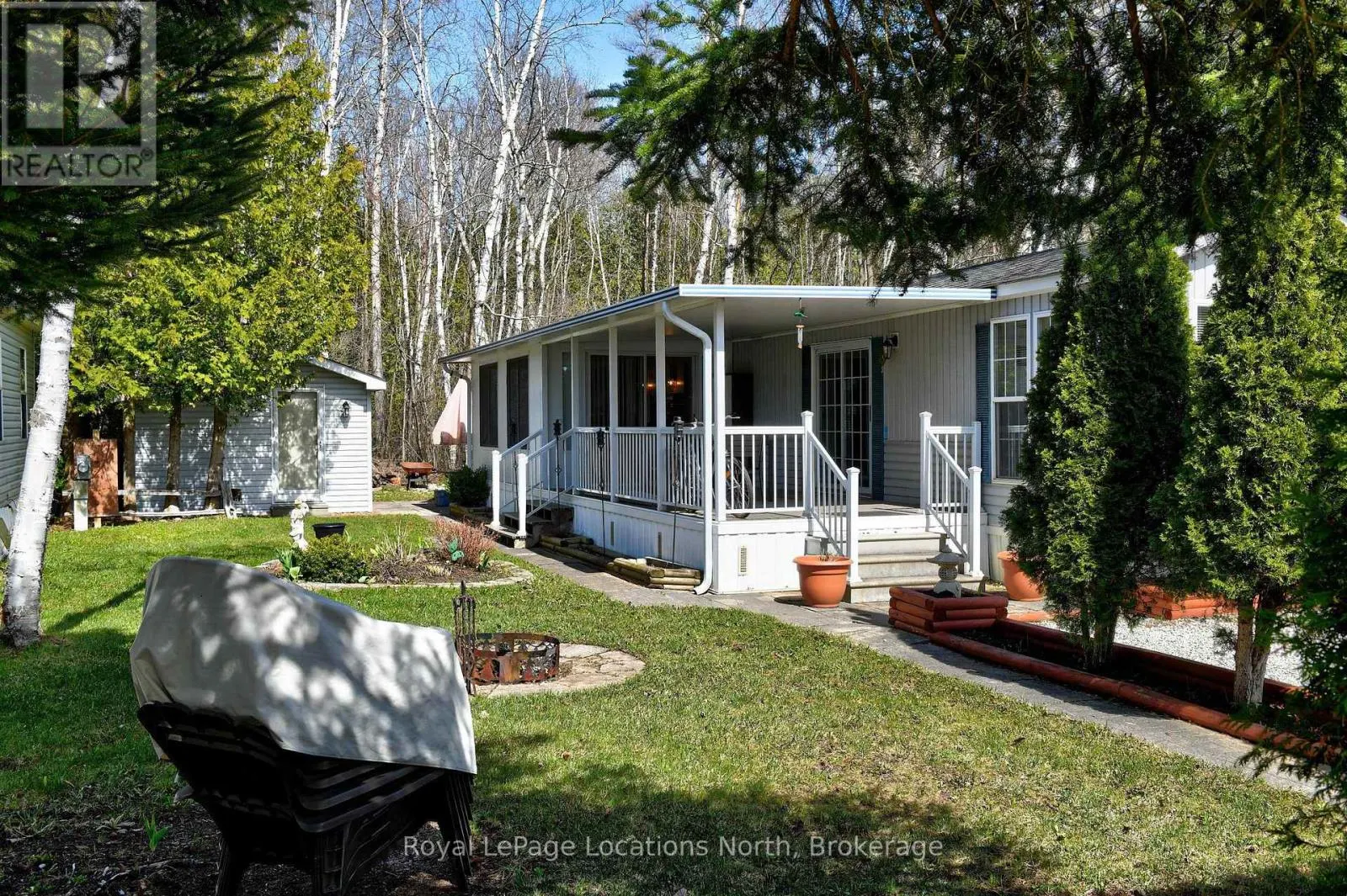 2 WASAGA PINES LANE E
