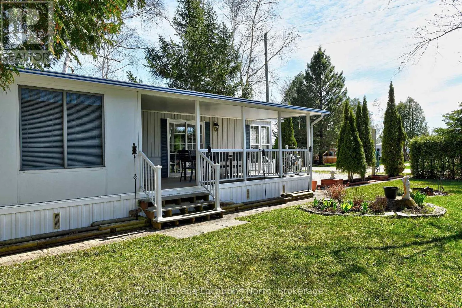2 WASAGA PINES LANE E